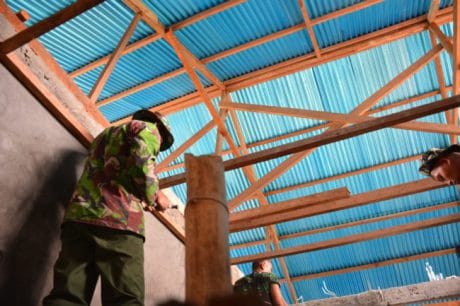 Pasang Plafond Kantor TPD Terus Digenjot