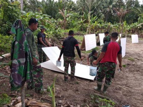 Satgas Siapkan Plafond Untuk Kantor Tiga Pilar Desa