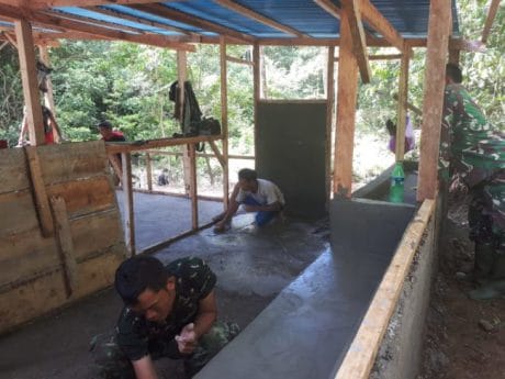 Dinding Kantin Mulai Berdiri