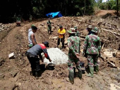 Tiba dititik pemasangan duicker pada perintisan jalan