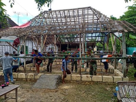 Suci Menangis, Tak Menyangka Rumahnya Di Bedah