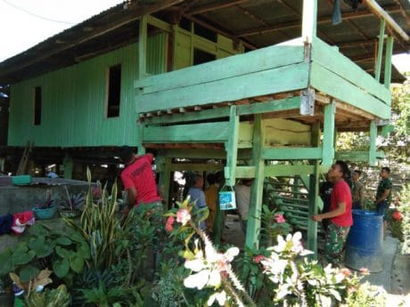 Di waktu pagi hari, di saat orangtua beraktifitas