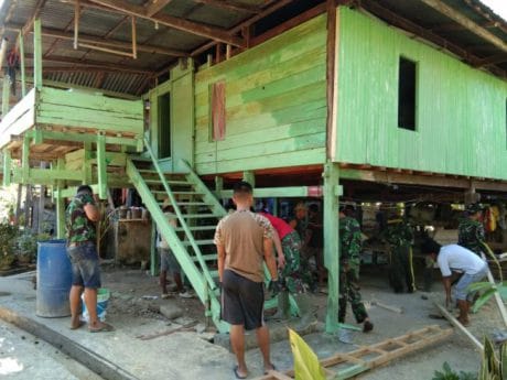 Ungkapan terima kasih Ibu Ansi saat rumahnya dibedah