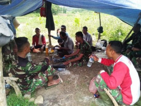 TNI Makin Padu di Jalan Batu Jatiroyom-Parunggalih Pemalang