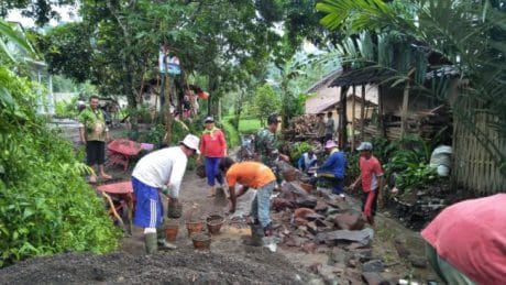 Kasiter Korem 083/Bdj Cek Pengerjaan Sasaran TMMD Ke 104 Kodim 0824/Jember