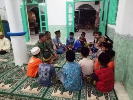 Prajurit Satgas TMMD Reguler Pemalang, Ajarkan Doa-doa Pendek