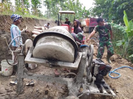 Bekerja Efektif, Molen dikerahkan Pada Rabat beton Jatiroyom-Parunggalih