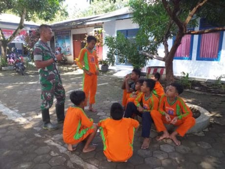 Satgas TMMD Berikan Motivasi Kepada Generasi Muda Jatiroyom