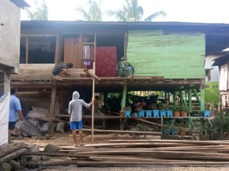 Rumah Ibu Batari dibedah Satgas TMMD di Dusun Galung