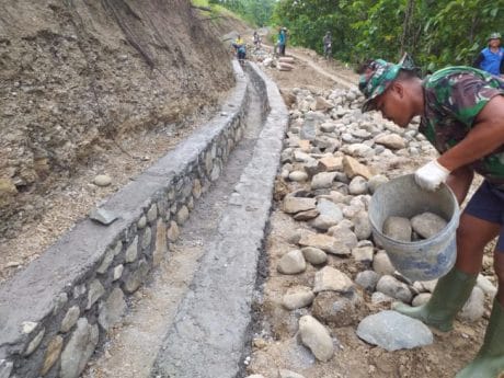 Pekerjaan Saluran Drainase TMMD Jatiroyom Sudah Mencapai 75 Persen