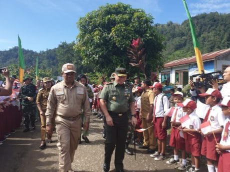 Anggota TNI Datang, Siswa SDN Bakubakulu Tegang