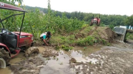 Distribusi Material TMMD Pemalang Terhambat, Traktor Pertanian Terjebak