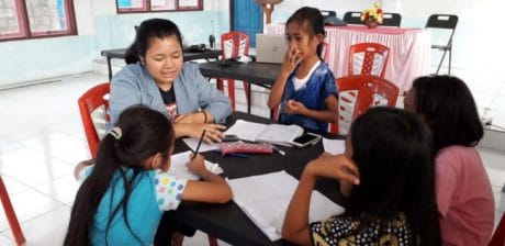 TNI-Mahasiswa Ajarkan Warga Desa Rusoh Bahasa Inggris