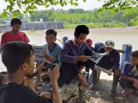 Minat Baca Pemuda Jatiroyom Menggila Sejak Adanya TMMD Pemalang