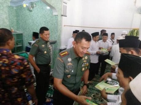 Danrem Wijayakusuma Salurkan Bantuan Baznas Dalam Non Fisik TMMD Pemalang