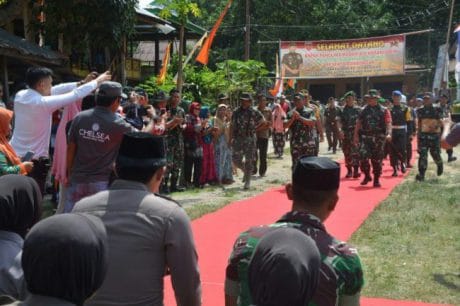 Pangdam XIV/Hasanuddin kembali ke Makassar diantar warga Desa Tungka