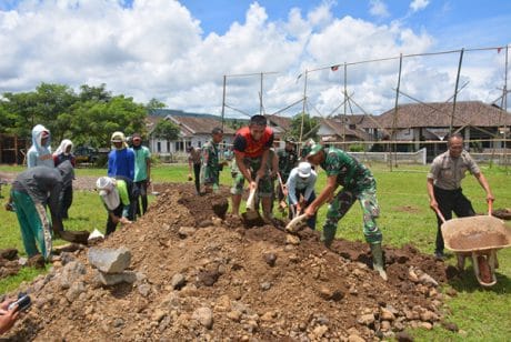 Komandan Kompi Satgas TMMD ke 104 Kodim 0824 Menyatakan Sejak Awal Satgas Kerja All Out