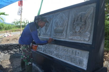 Pembangunan Prasasti Dilokasi TMMD 104 Desa Poncol Terus Dikebut