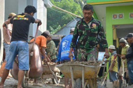 Babinsa selalu terdepan bersama rakyat