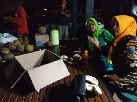 Berbagi rezeki di Lokasi TMMD ke-104