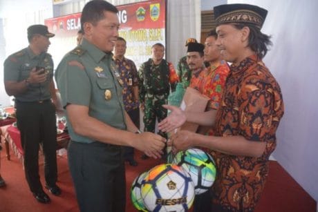 Bangun Jiwa Olahraga, TMMD di Pemalang Berikan Peralatan