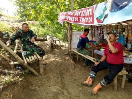 Supermarket di Hutan Jati Jatiroyom Dikunjungi Kadispermades Pemalang