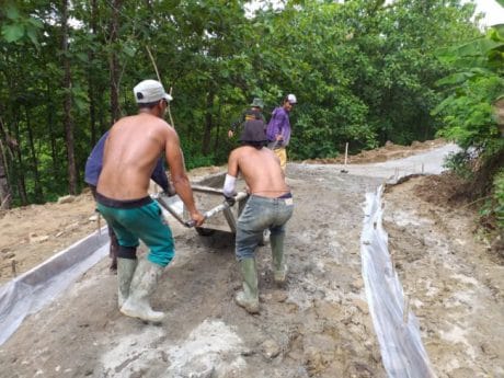 Berat Pekerjaan TMMD Kodim Pemalang Pada Sasaran Rabat Beton
