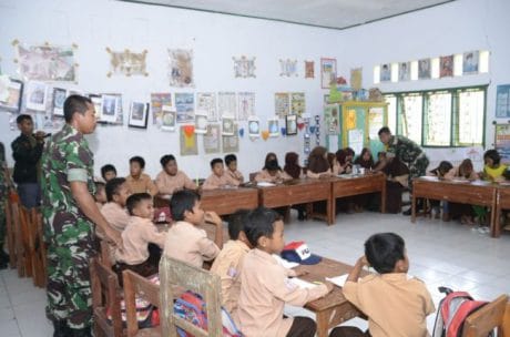 SATGAS TMMD MENGAJAR SD LALLATANG