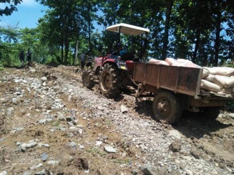Dikejar Waktu, Finishing Makadam Jatiroyom-Parunggalih Jelang Tutup TMMD Pemalang