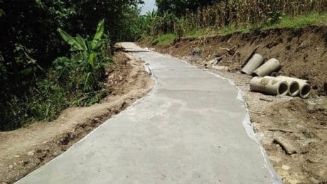 Wajah Ruas Beton Jatiroyom-Parunggalih Pemalang 90 Persen