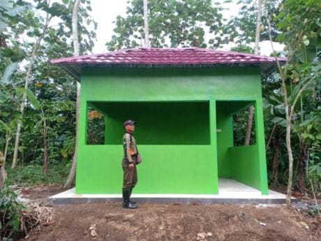 Poskamling Hijau Ala Militer di Lokasi TMMD 104 Jember