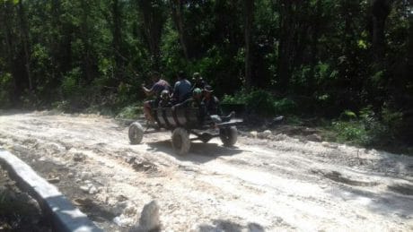 ANGGOTA SATGAS TMMD LANGANAN MOBIL KEBUN KELOKASI