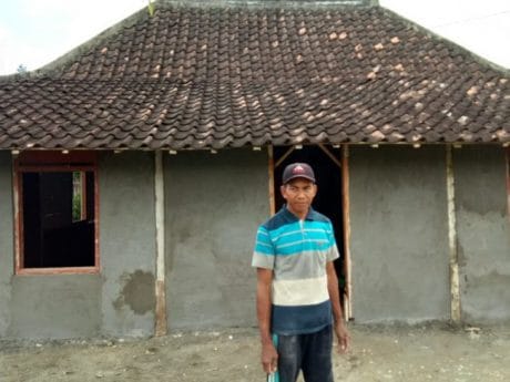 Rumah Darsono Dulu Kumuh, Sekarang Sehat