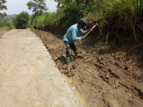 Upaya Mengawetkan Jalan Beton Jatiroyom-Parunggalih Pemalang