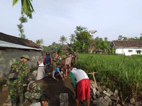 Warga Gunungmalang Kini Segera Manfaatkan MCK