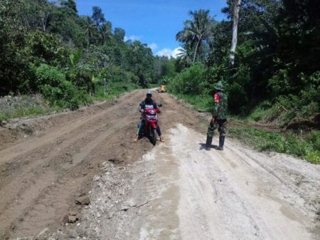 Rasa Rindu Keluarga Tak Terbendung Kepada Pahlawan TMMD