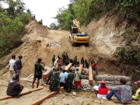 Keakraban dan Kebersamaan TMMD 104 Ciptakan Keluarga Baru