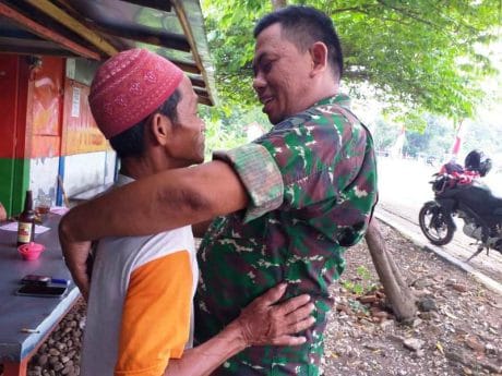 Mantan Satgas TMMD Reguler Pemalang Bertemu Warga Jatiroyom