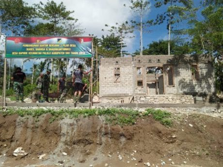 Pembuatan Tembok Kantor Tiga Pilar Hampir Selesai