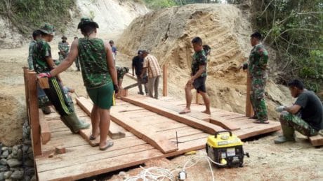 Decak Kagum Warga Warnai Hal Perampungan Sasaran Fisik TMMD 104