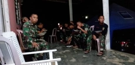 UNTUK LEBIH AKRAB SATGAS TMMD TINGGAL DAN  MAKAN DI RUMAH WARGA MASYARAKAT.