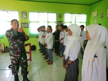 Dekati Warga, Ini yang Dilakukan Pelda Sudiyono dalam Merayu