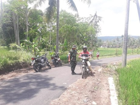 Guru Diniyah Nurul Iman Sebut Jalan Aspal Bermanfaat Bagi Santrinya