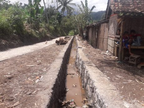 Tomas Dusun Paleran Sebut Pembangunan Drainase Saluran Air Lancar