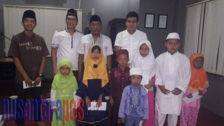 Kejari OKI Berikan Santunan Anak Yatim dan Purnawirawan