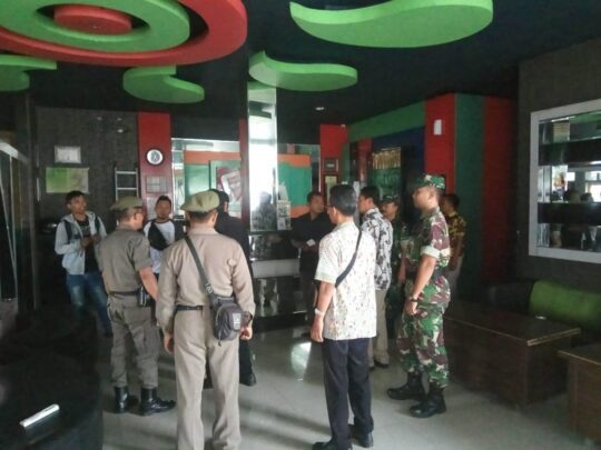 Nekad Buka Pada Awal Ramadan, Sejumlah Karaoke Ditutup Paksa Tim Gabungan