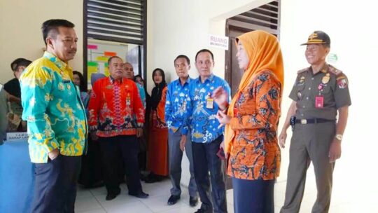 Mewakili Bupati Lampura, Assisten II Sidak Ke Sejumlah OPD