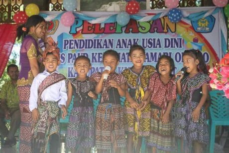 Peserta PAUD se-Kecamatan Amabi Adakan Acara Pelepasan di Waduk