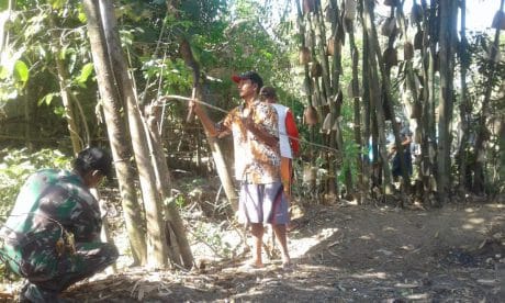 Demi JUT, Warga Rela Gotong Royong Hingga Usai