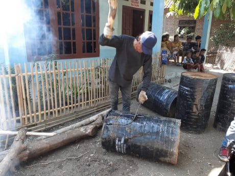 1 Tong Aspal Untuk 39 Meter Pengaspalan Jalan